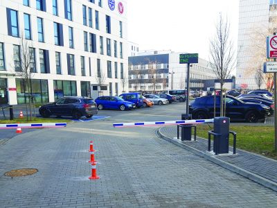 LPR parkirni sustav (License Plate Recognition) LPR parkirni sustav (License Plate Recognition)